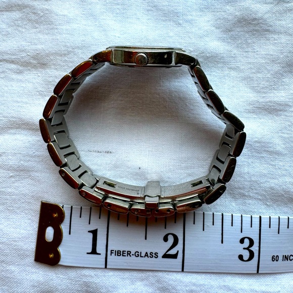 Swiss Army Watch (Women’s) - Picture 7 of 7